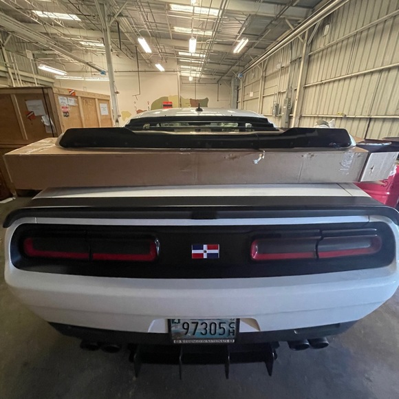 challenger spoiler with camera and zl1 wickerbill - Picture 5 of 10